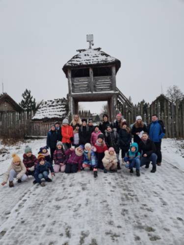 Zdjęcie przedstawia zajęcia w ramach English Camp w ferie zimowe w Pruszczu Gdańskim